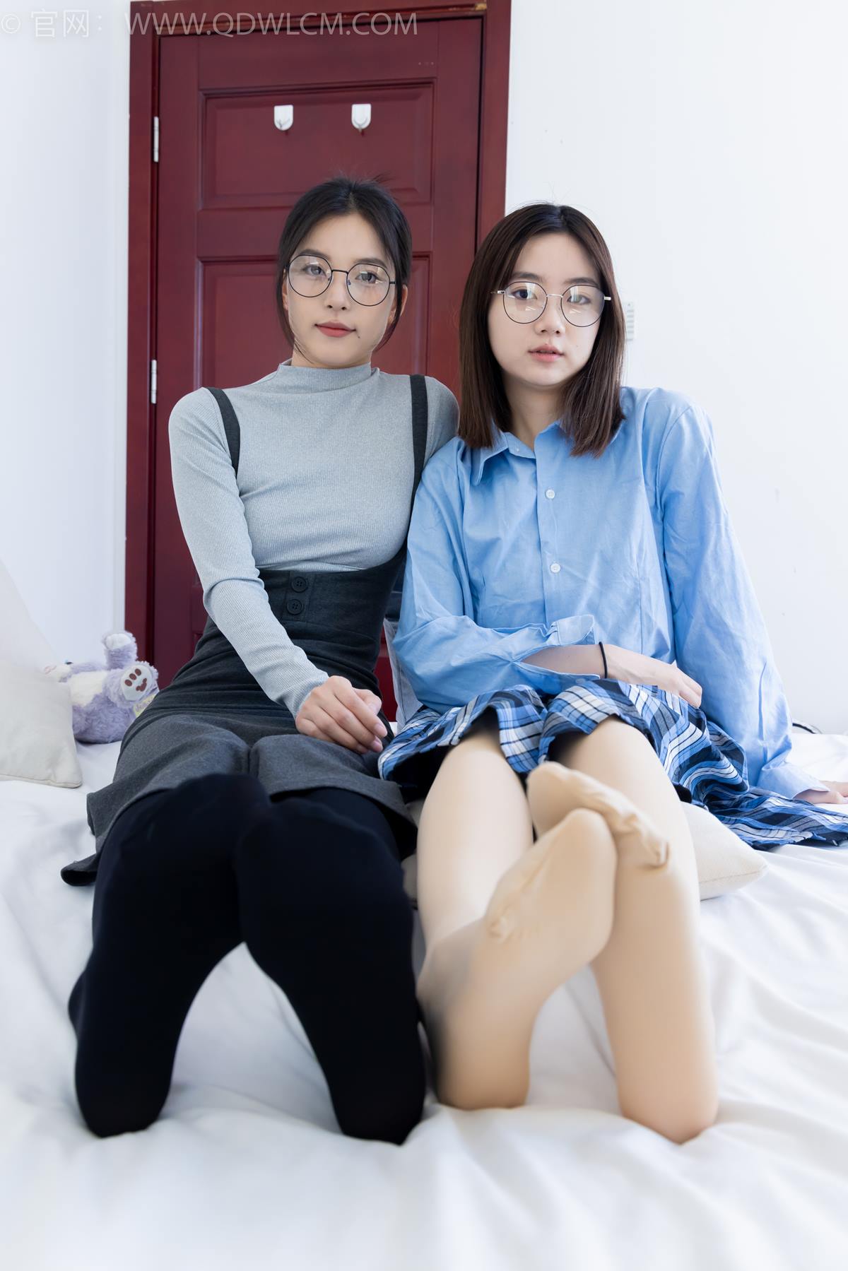 物恋传媒 NO.2391 茯苓欢欢-短靴、皮鞋、厚黑丝、厚肉丝[200P/1V/5.58GB]