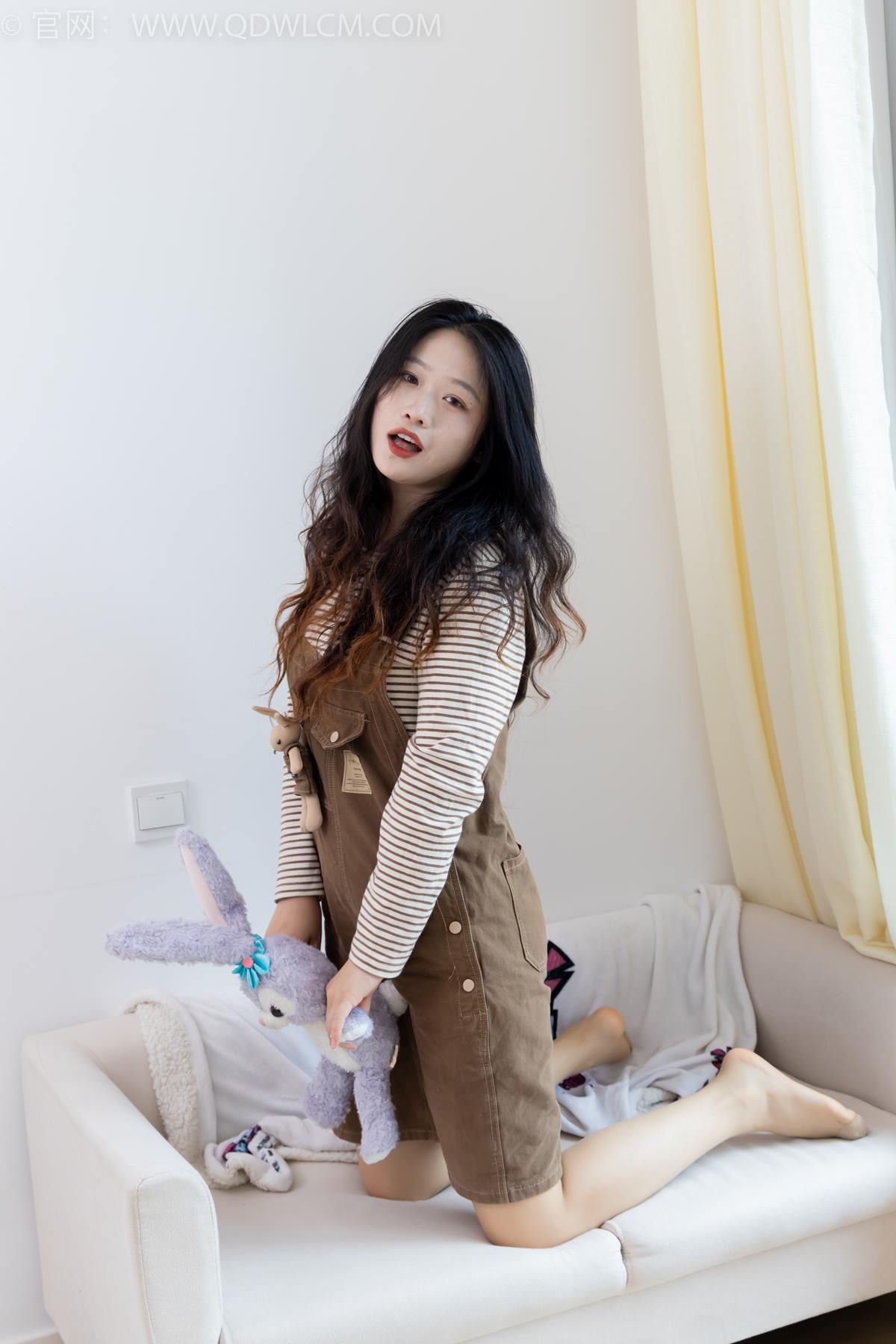 物恋传媒 NO.2388 小紫-皮鞋、薄肉丝大腿袜[160P/1V/3.28GB]