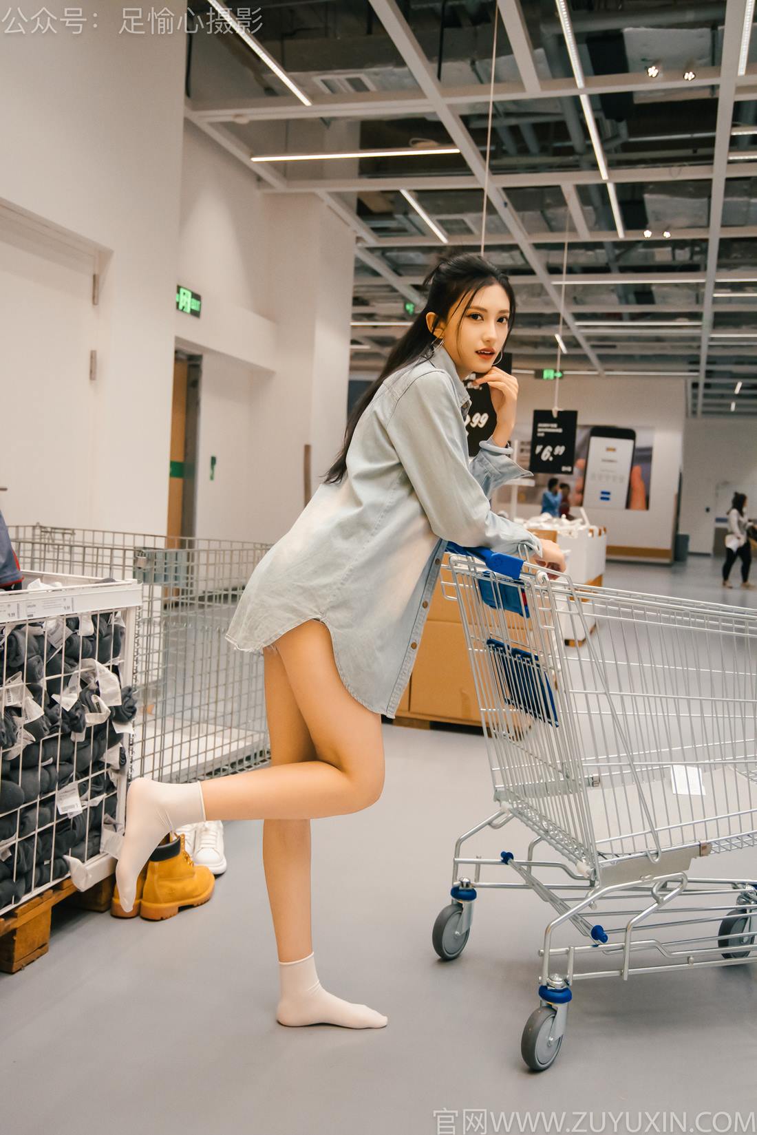 足愉心 NO.001 可乐（搭配：白T、牛仔短裤、板鞋、白棉袜、裸足）[120P/2V/12.9GB]