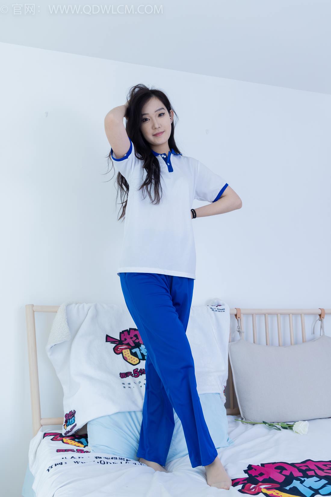 物恋传媒 NO.2406 橙橙-帆布鞋、白棉袜、薄肉丝、校服裤里丝[170P/1V/4.17GB]