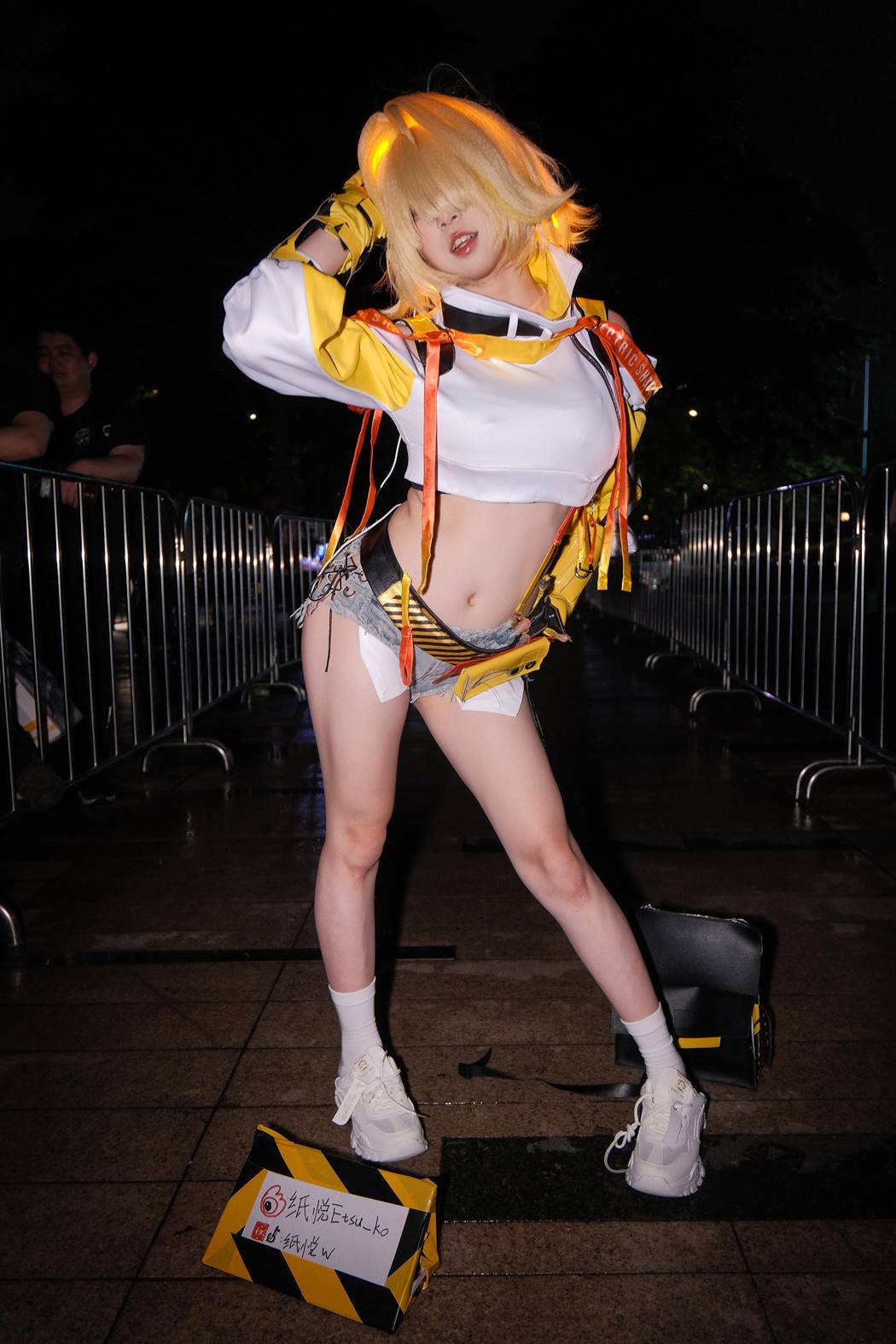 精选街拍作品 NO.5857 牛仔短裤cos小妹[203P/540MB]