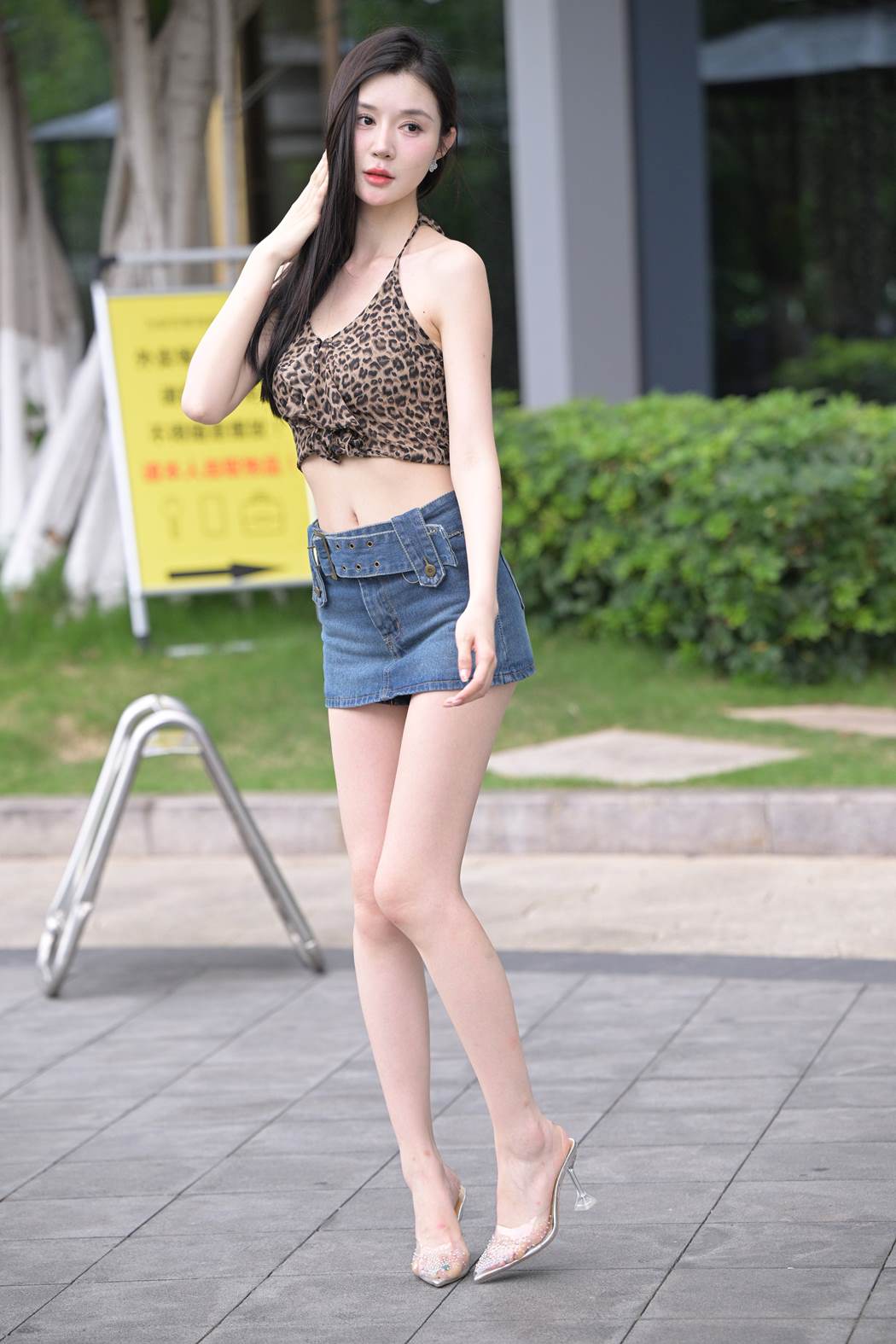 精选街拍作品 NO.5919 高挑牛仔裙豹纹小吊带[184P/502MB]