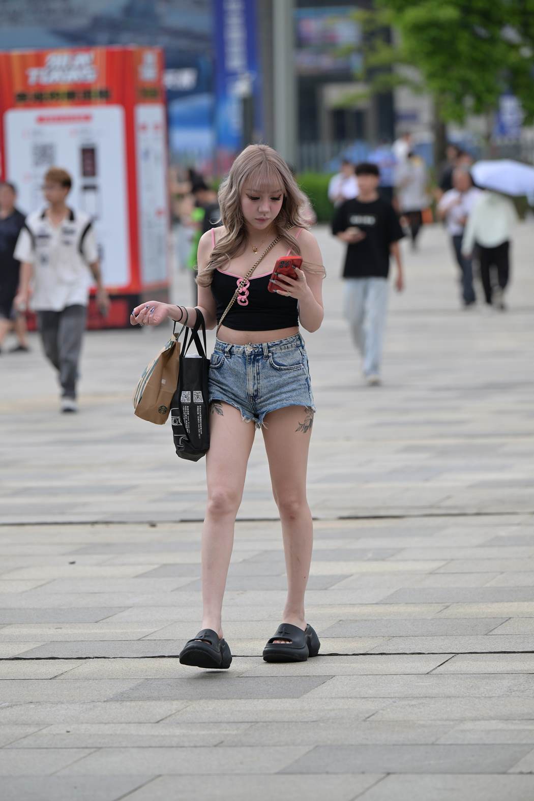 精选街拍作品 NO.5908 牛仔短裤小可爱[92P/226MB]