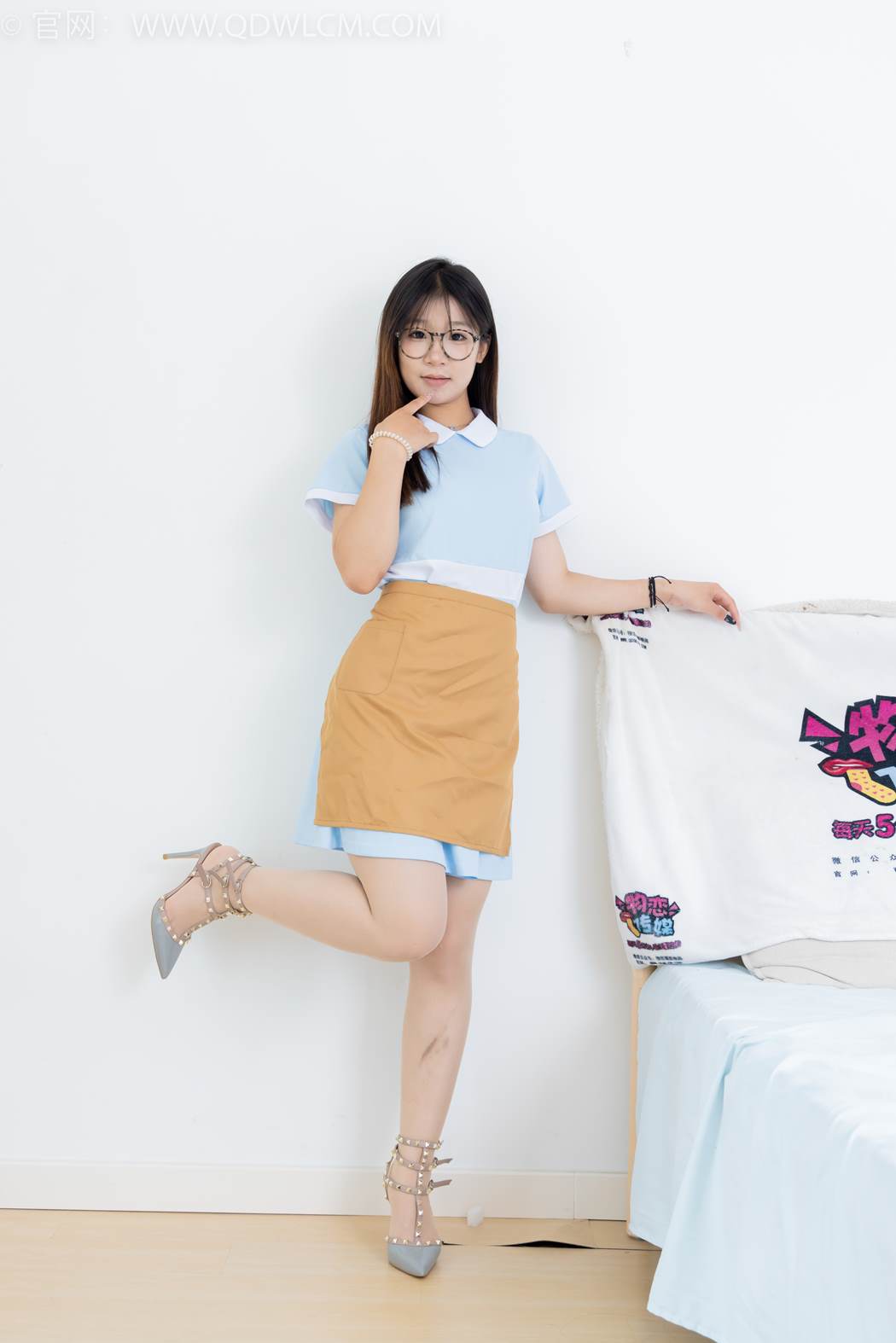 物恋传媒 NO.2424 小可-高跟鞋、薄肉丝[150P/1V/3.63GB]