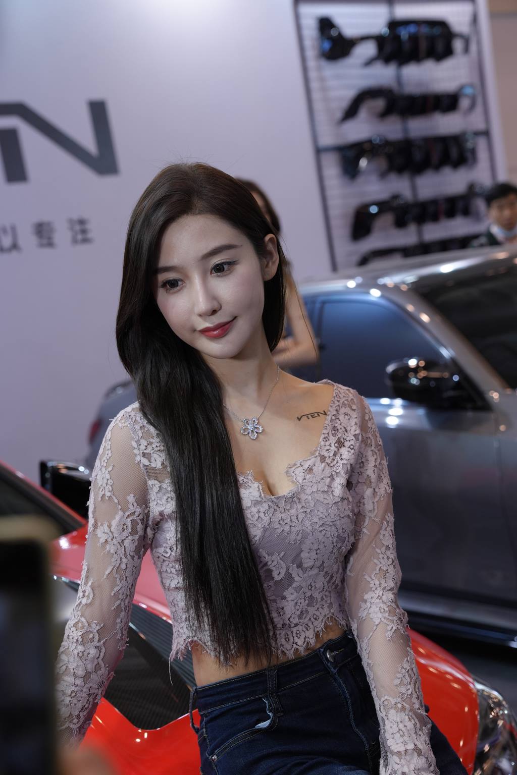 精选街拍作品 NO.5957 甜美火辣李书欣[225P/313MB]