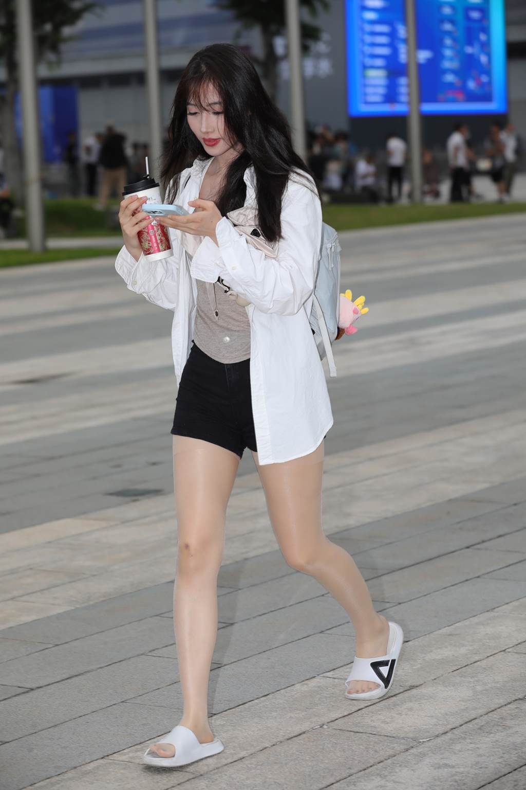 精选街拍作品 NO.6020 简单黑白搭配[80P/114MB]