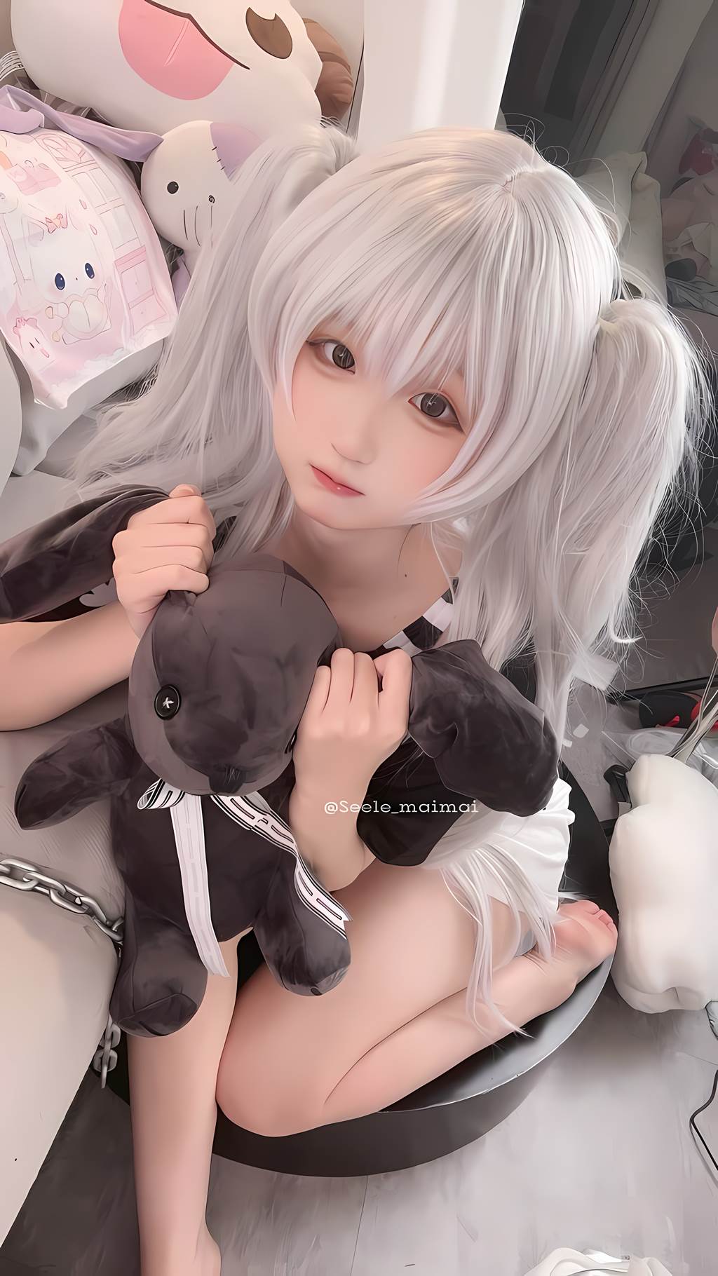 Seele麦麦  白色双马尾[16P/77MB]