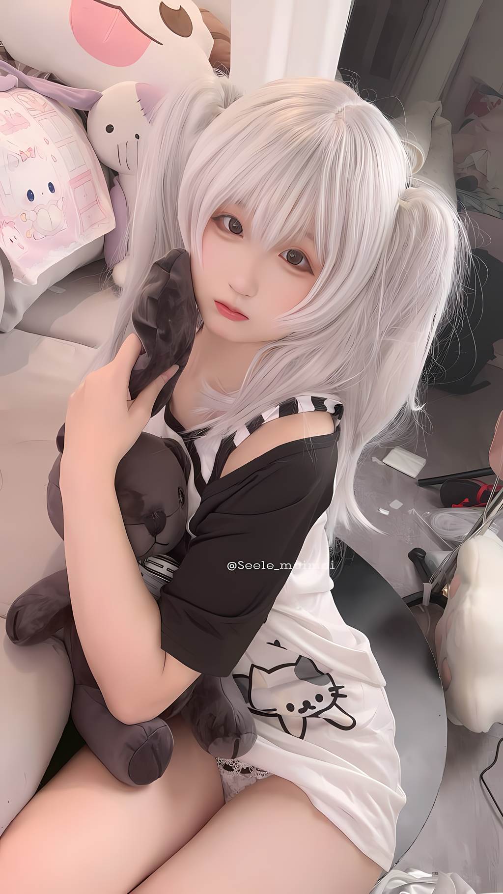 Seele麦麦  白色双马尾[16P/77MB]