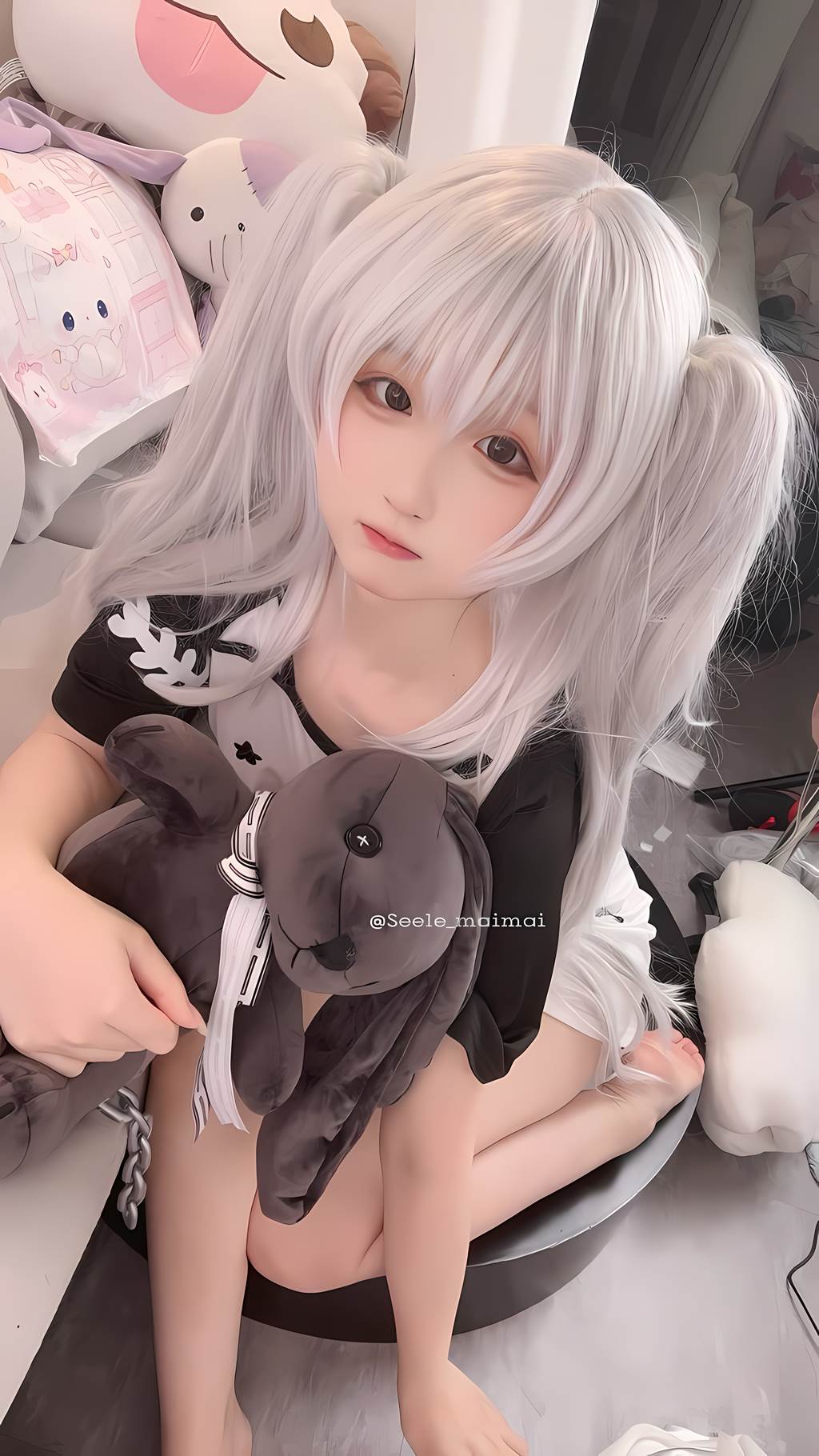 Seele麦麦  白色双马尾[16P/77MB]