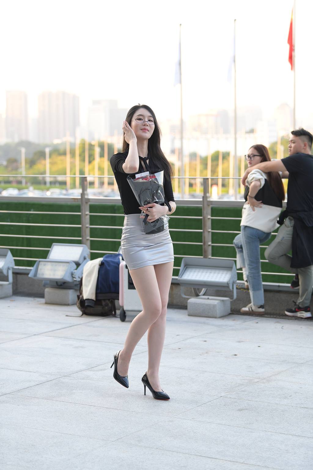 精选街拍作品 NO.5961 银色包臀短裙[157P/410MB]