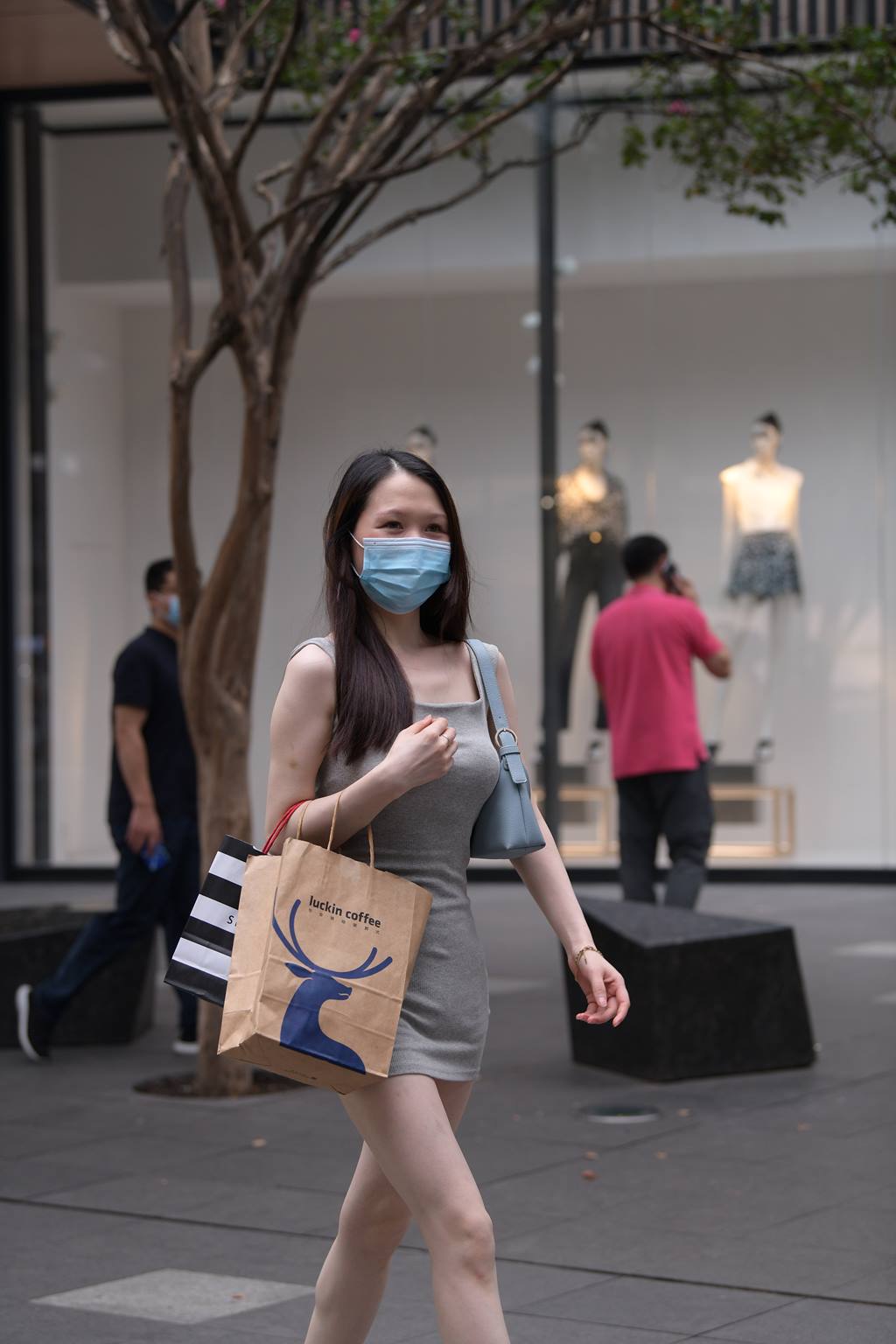 精选街拍作品 NO.5936 吊带包臀裙[70P/159MB]