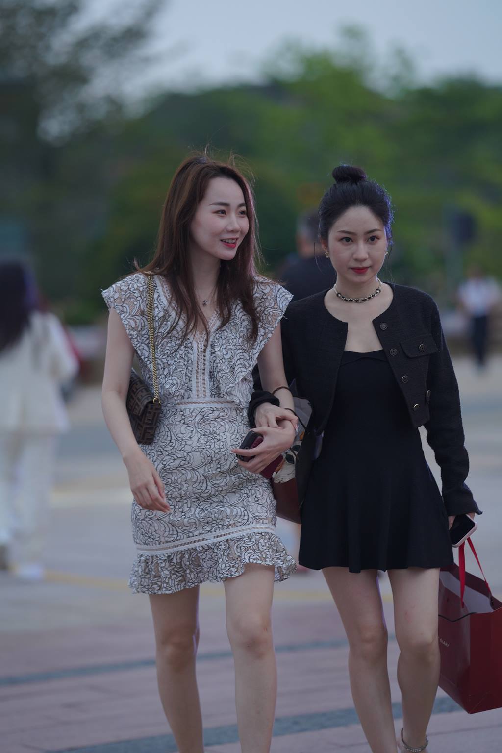 精选街拍作品 NO.5955 白色绣花连衣裙[136P/441MB]