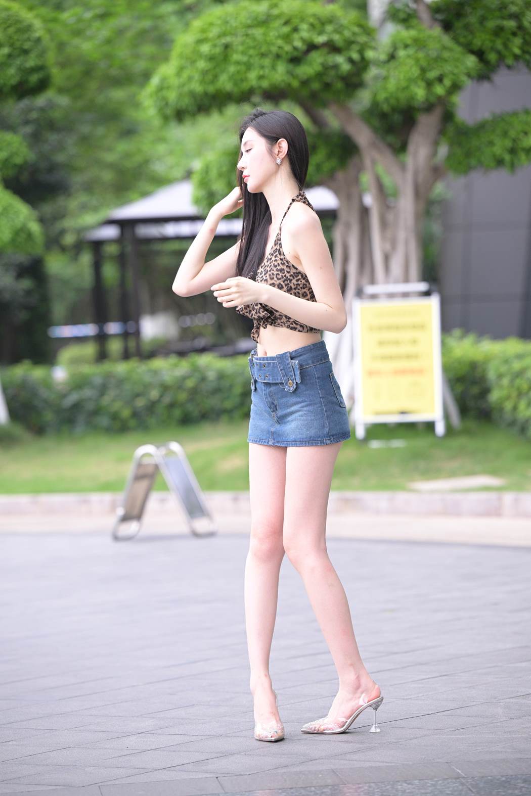 精选街拍作品 NO.5919 高挑牛仔裙豹纹小吊带[184P/502MB]