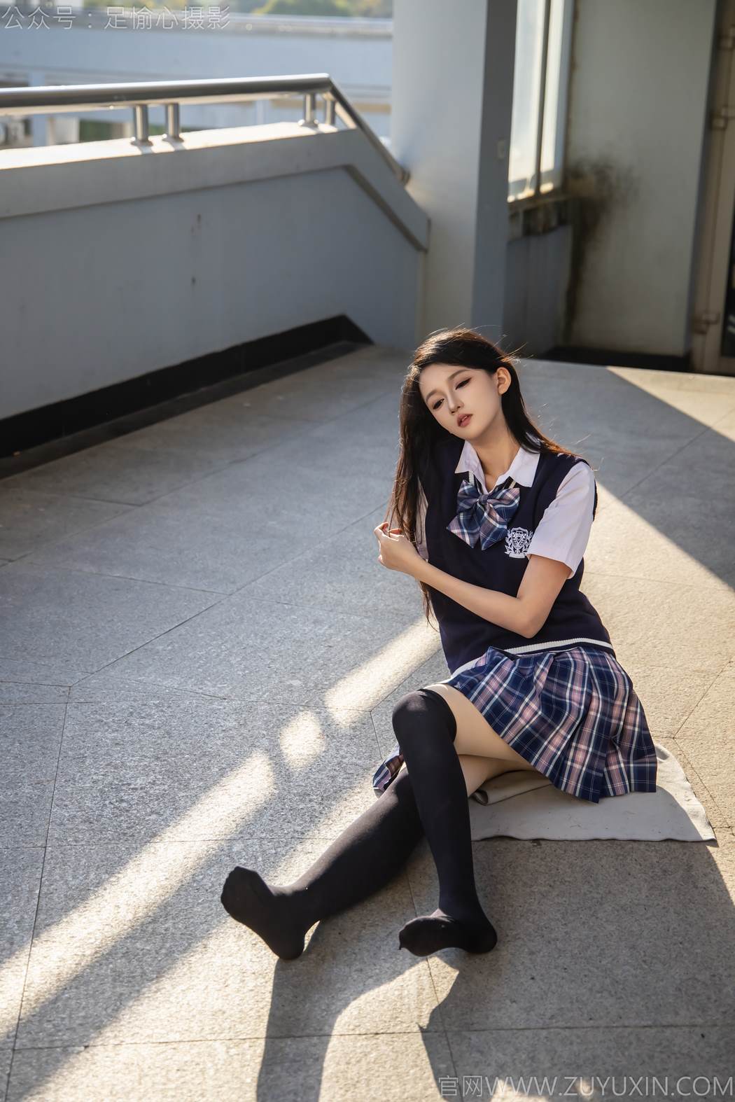 足愉心 NO.019 果酱（搭配：JK制服、小皮鞋、黑色丝袜、肉色打底裤）[109P/2V/10.9GB]