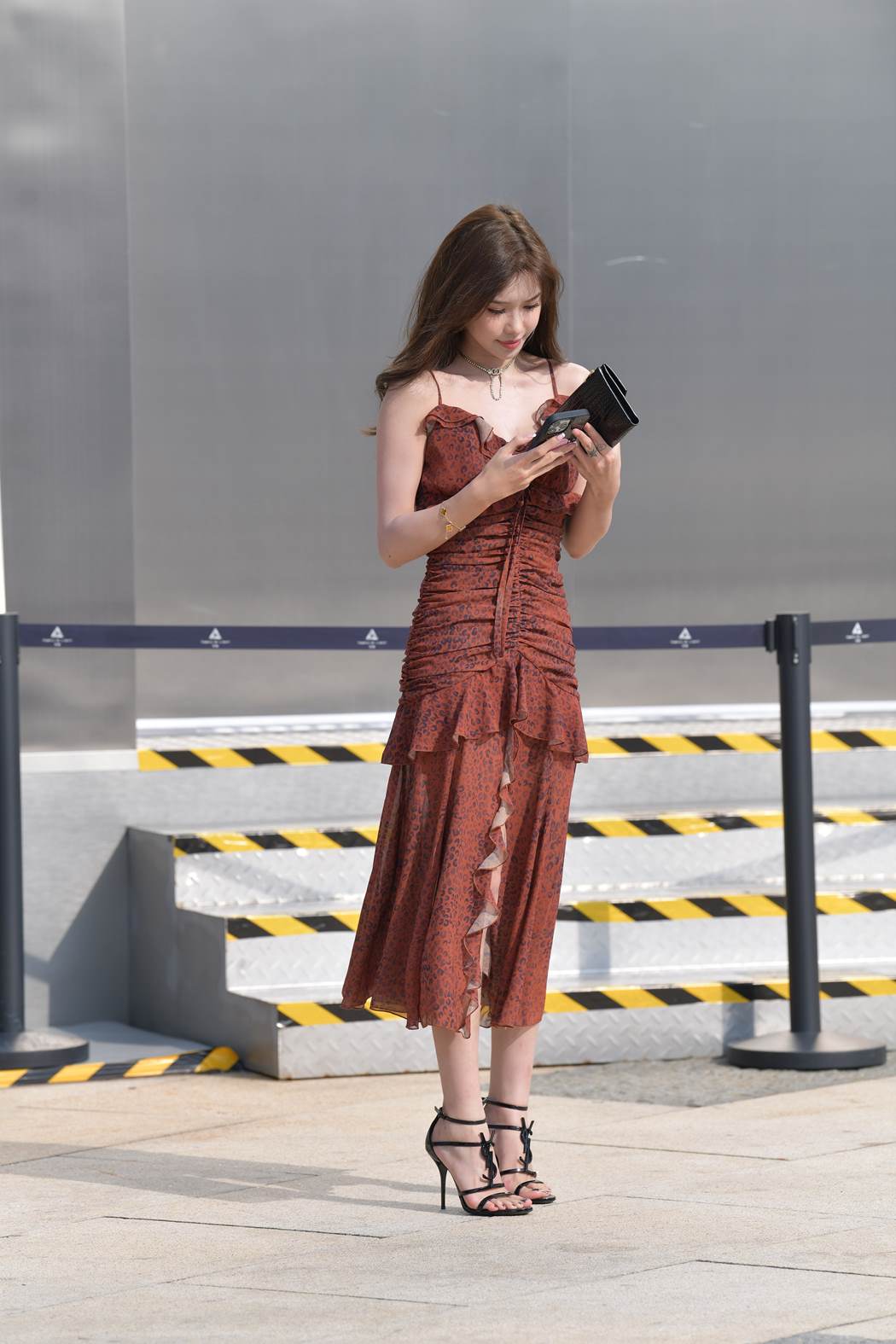 精选街拍作品 NO.5928 迷人气质女神[53P/136MB]