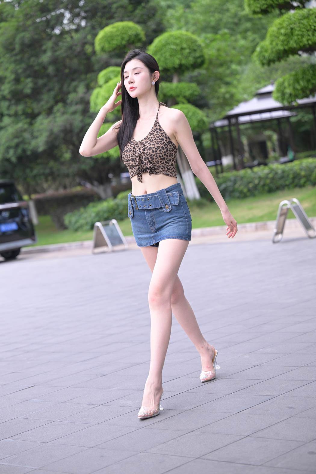 精选街拍作品 NO.5919 高挑牛仔裙豹纹小吊带[184P/502MB]