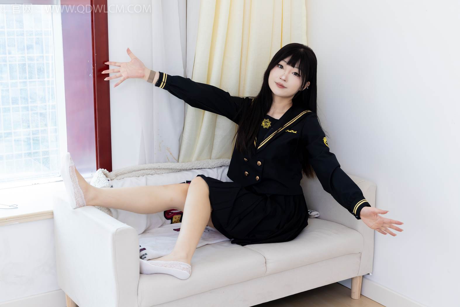 物恋传媒 NO.2423 嘟嘟-JK制服、板鞋、白色蕾丝船袜、裸足[150P/1V/3.66GB]