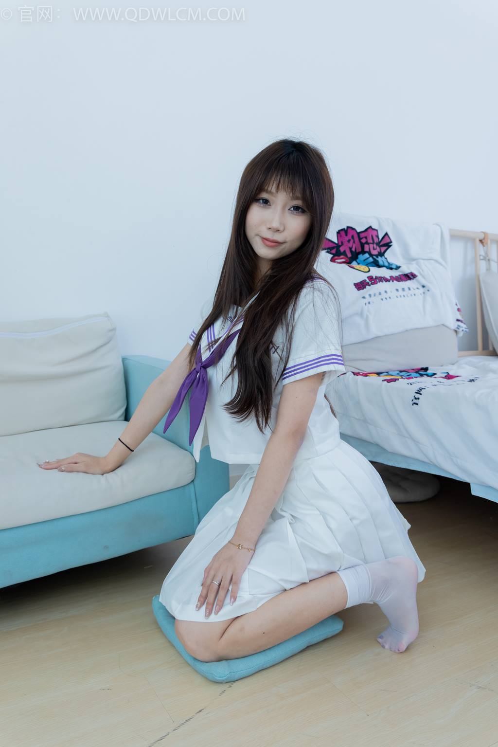 物恋传媒 NO.2427 泡泡-JK制服、皮鞋、短白丝[154P/1V/4.46GB]