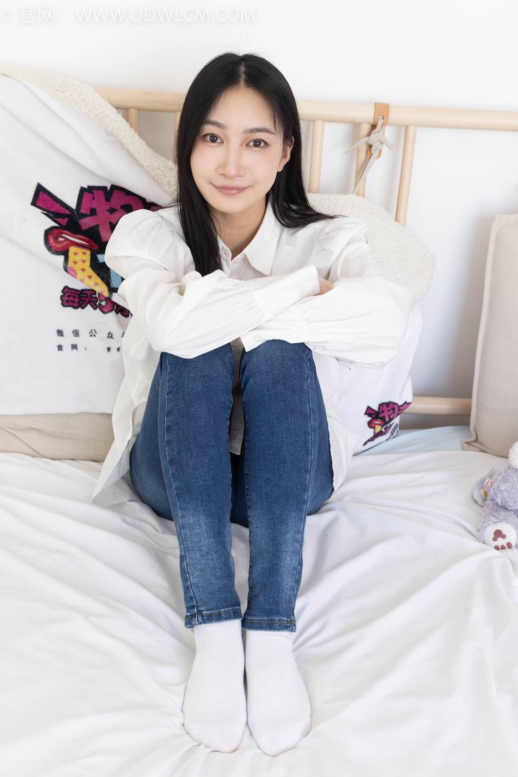 物恋传媒 NO.2418 小影-帆布鞋、白棉袜、短白丝、裸足[170P/1V/5.35GB]