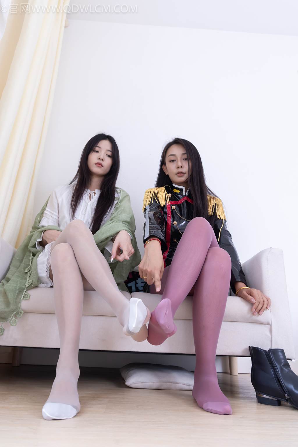 物恋传媒 NO.2442 茯苓&amp;岚岚-高跟鞋、短靴、薄粉丝、薄白丝套薄灰丝[214P/1V/6.05GB]