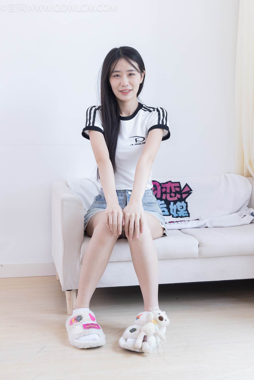 物恋传媒 NO.2439 菜菜-拖鞋、白棉袜[166P/1V/5.32GB]