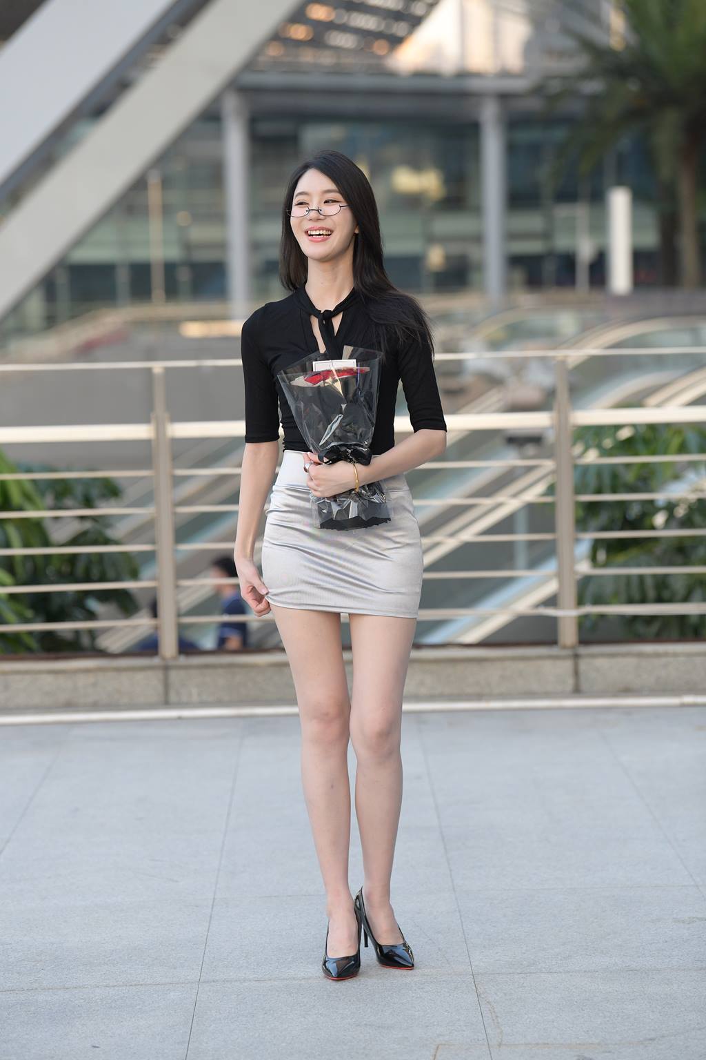 精选街拍作品 NO.5961 银色包臀短裙[157P/410MB]