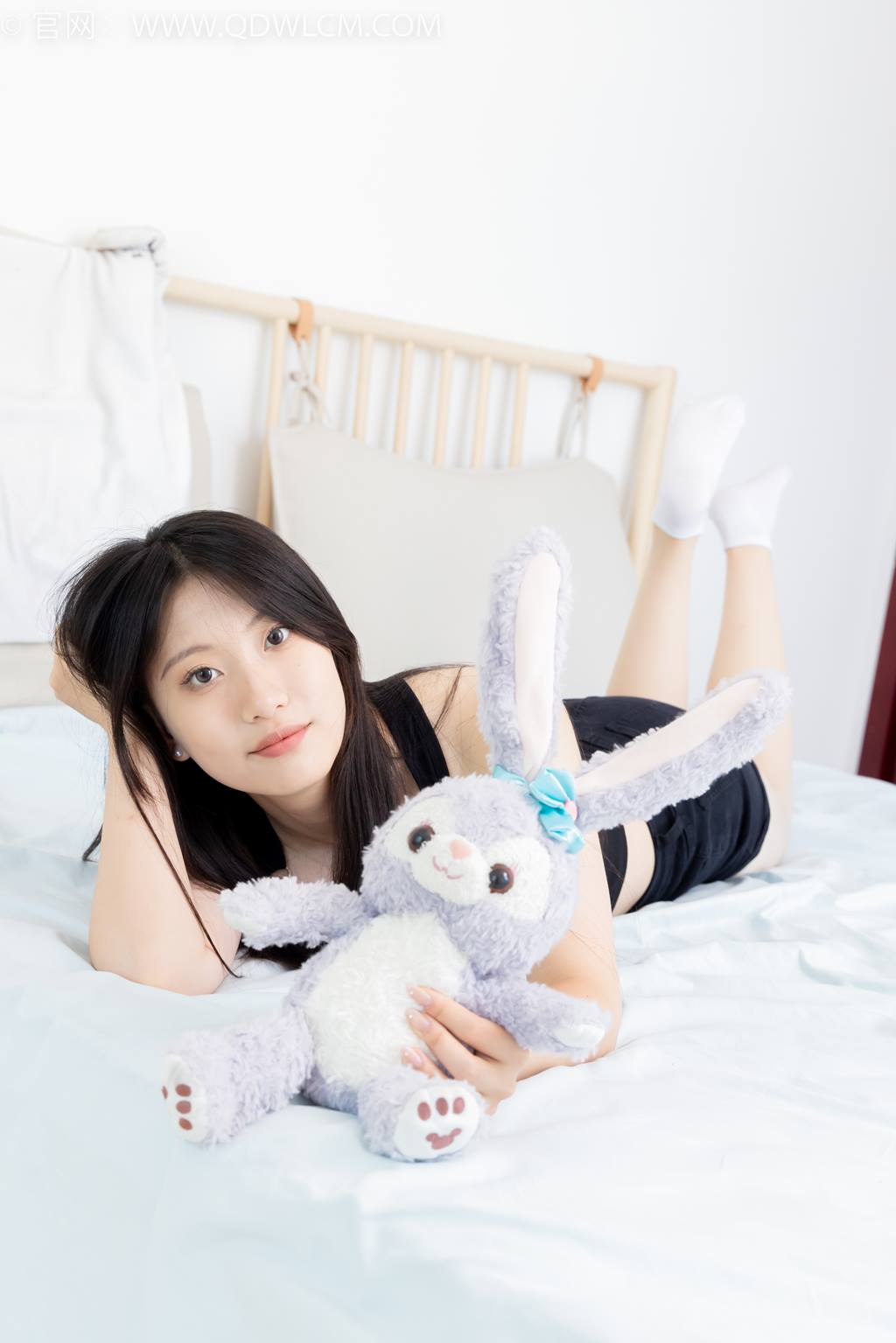 物恋传媒 NO.2433 奶糖-帆布鞋、白棉袜、肉丝[150P/1V/3.50GB]