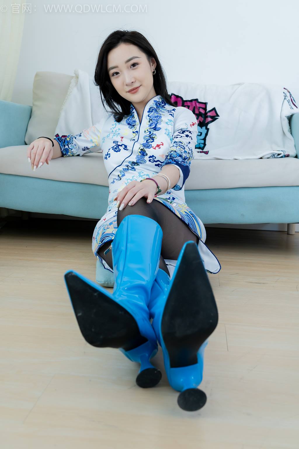 物恋传媒 NO.2428 恬恬-长靴、薄黑丝[230P/1V/6.98GB]