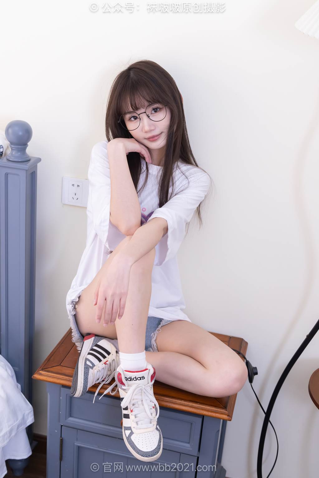 [BoBoSocks袜啵啵]NO.593 甜甜圈-板鞋、帆布鞋、白棉袜[148P/1V/5.62GB]