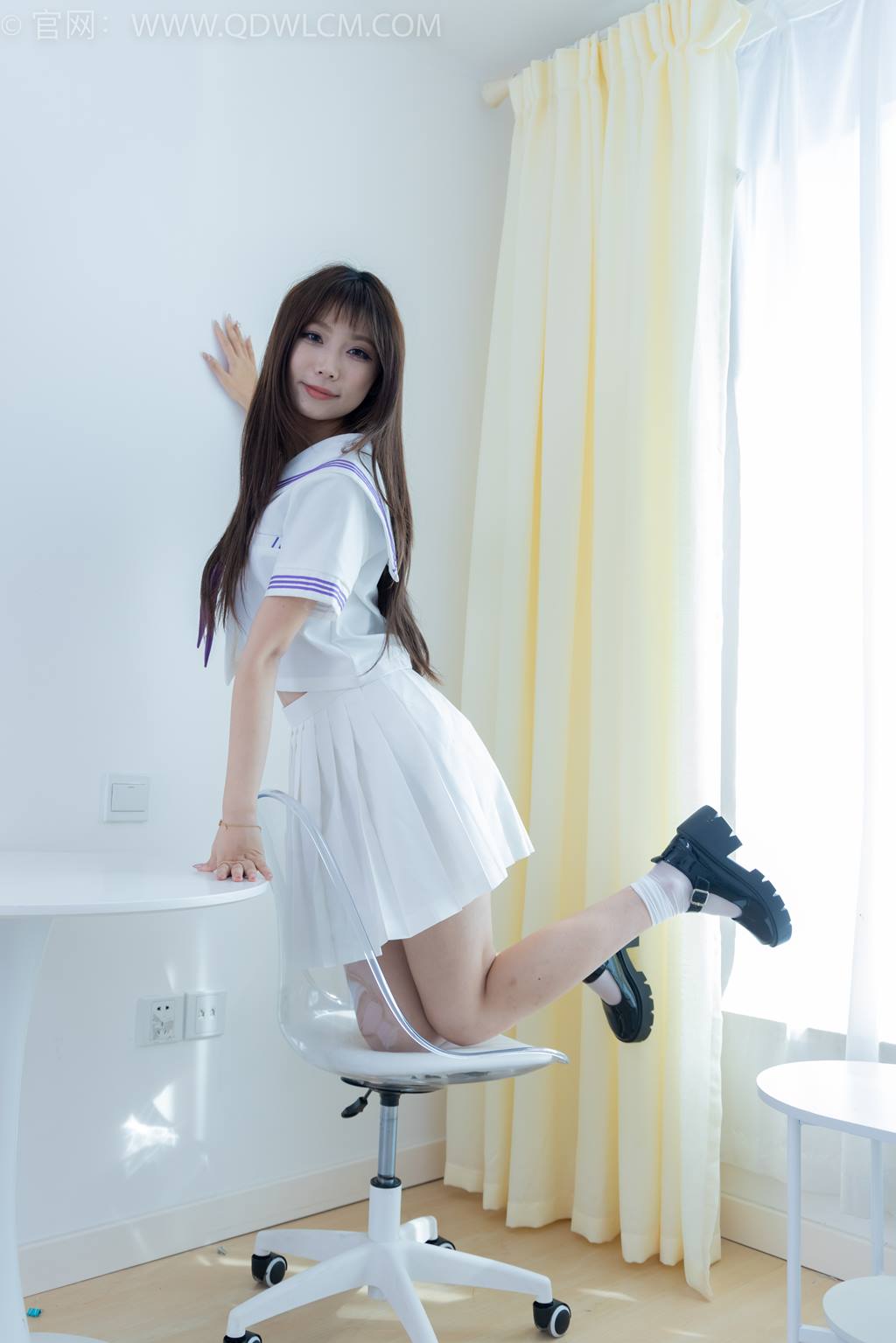 物恋传媒 NO.2427 泡泡-JK制服、皮鞋、短白丝[154P/1V/4.46GB]