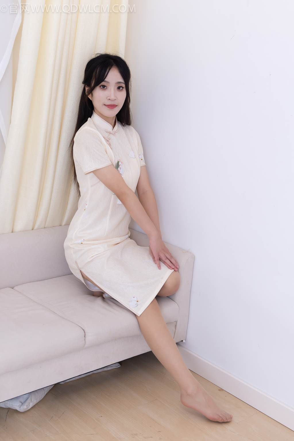 物恋传媒 NO.2448 辣辣-旗袍、高跟鞋、薄肉丝[155P/1V/3.69GB]