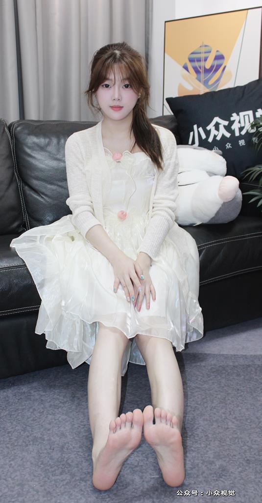 小众视觉 012-小薯条公主裙高跟凉拖搭配［92P/1V/5.73G］