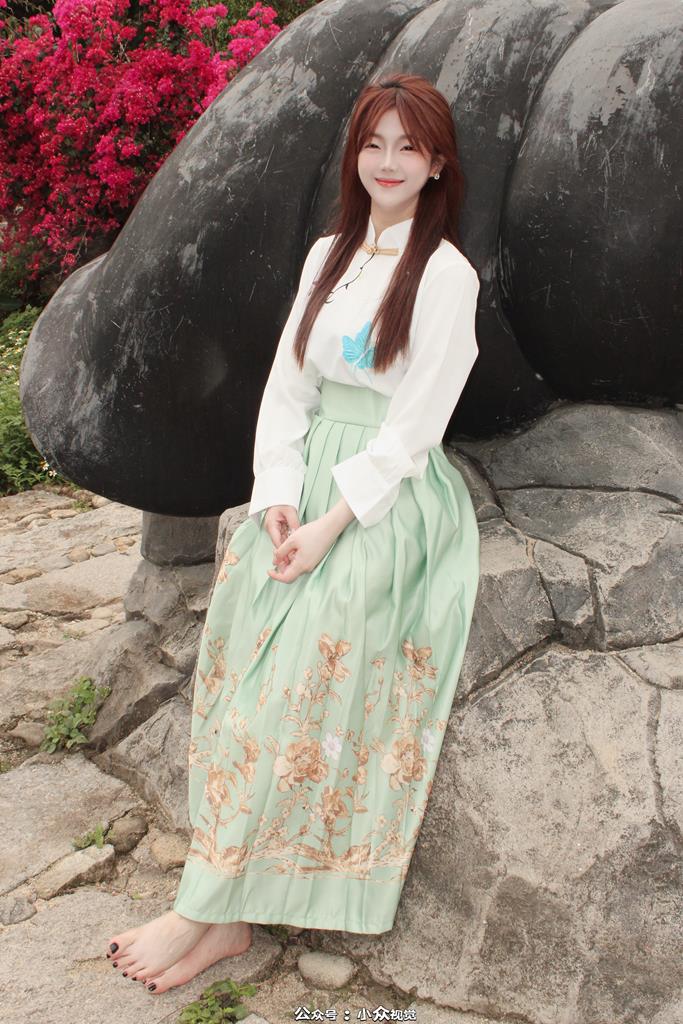 小众视觉 020-小薯条国风马面裙裸脚白袜［117P/1V/4.12G］