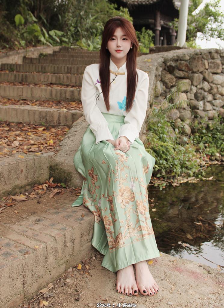 小众视觉 020-小薯条国风马面裙裸脚白袜［117P/1V/4.12G］