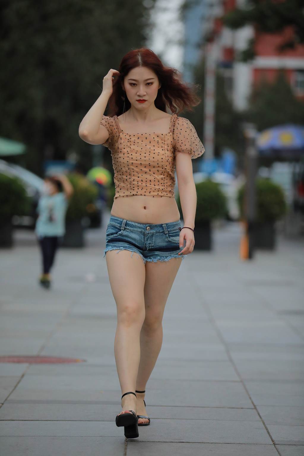 精选街拍作品 NO.6144 牛仔热裤美女[132P/207MB]