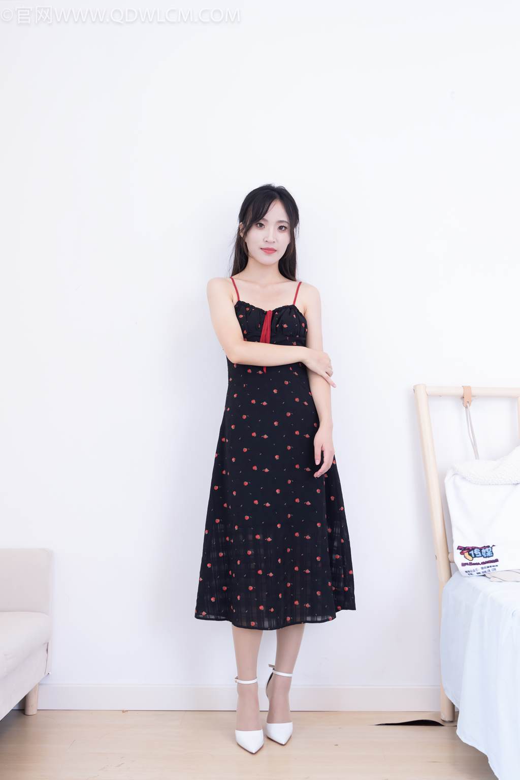 物恋传媒 NO.2481 辣辣-高跟鞋、薄肉丝[150P/1V/3.72GB]