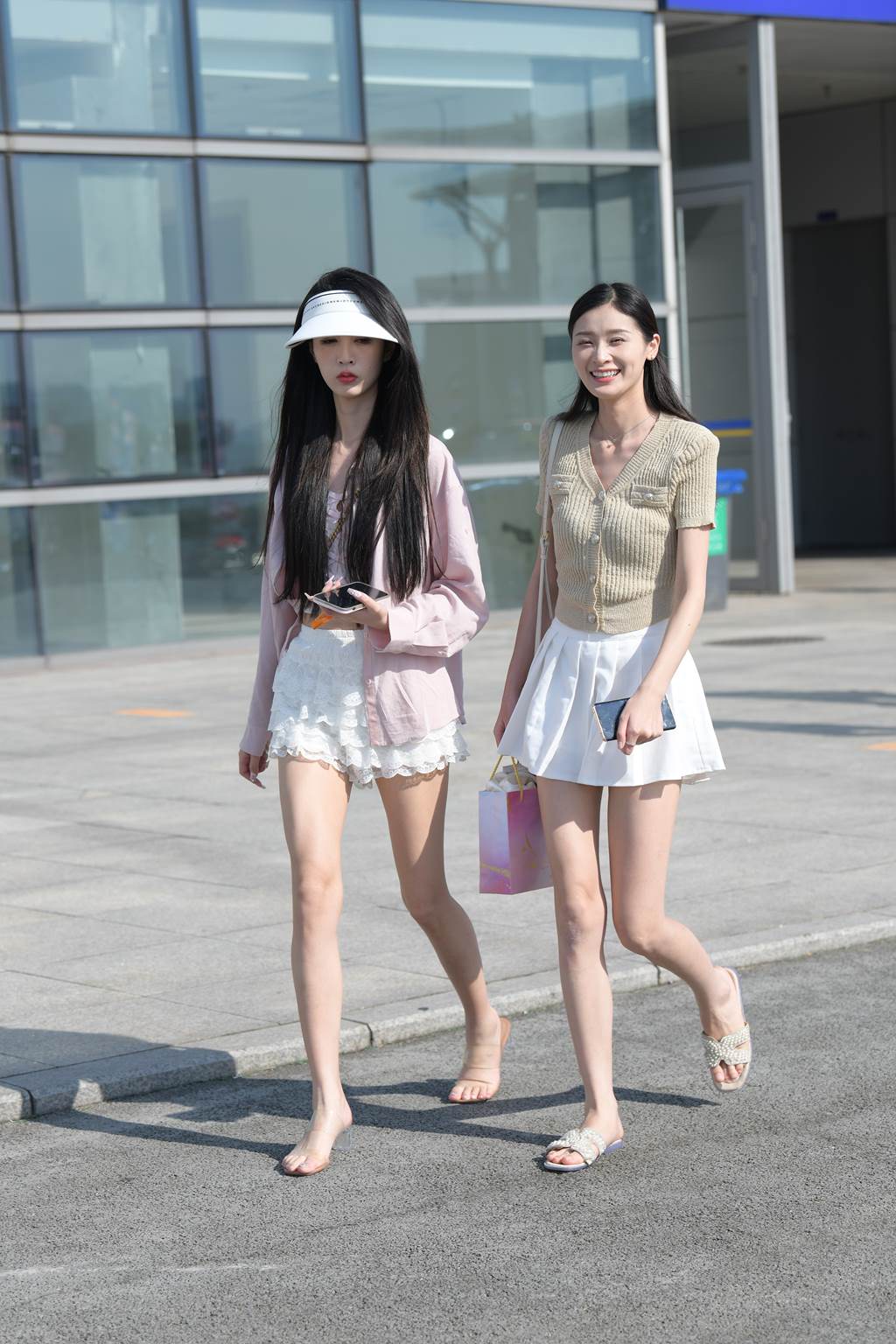 精选街拍作品 NO.6054 青春靓丽姐妹花[88P/244MB]