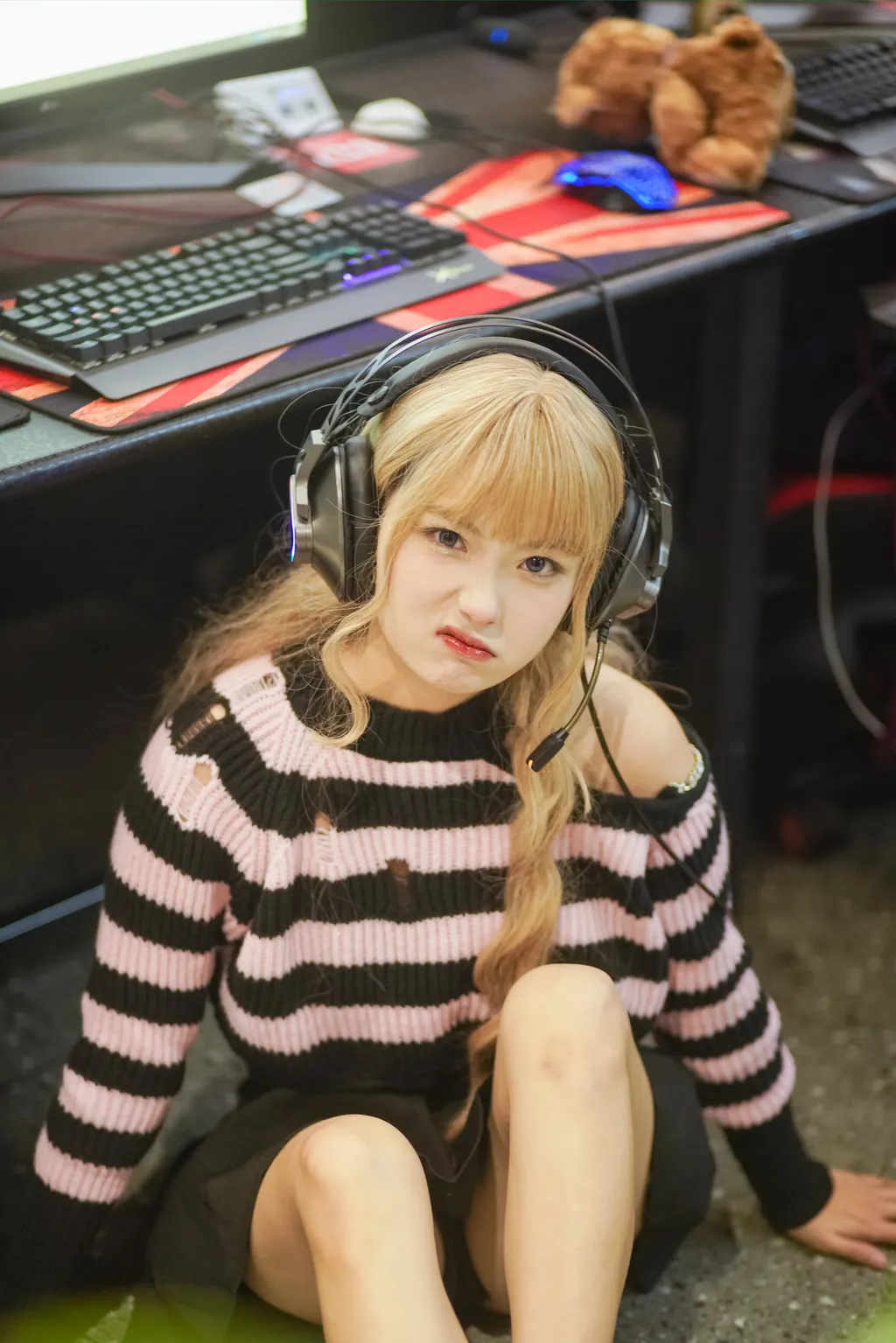 [YITUYU艺图语]2022.11.10 电竞少女 -炸鸡冰可乐-[22+1P/235MB]