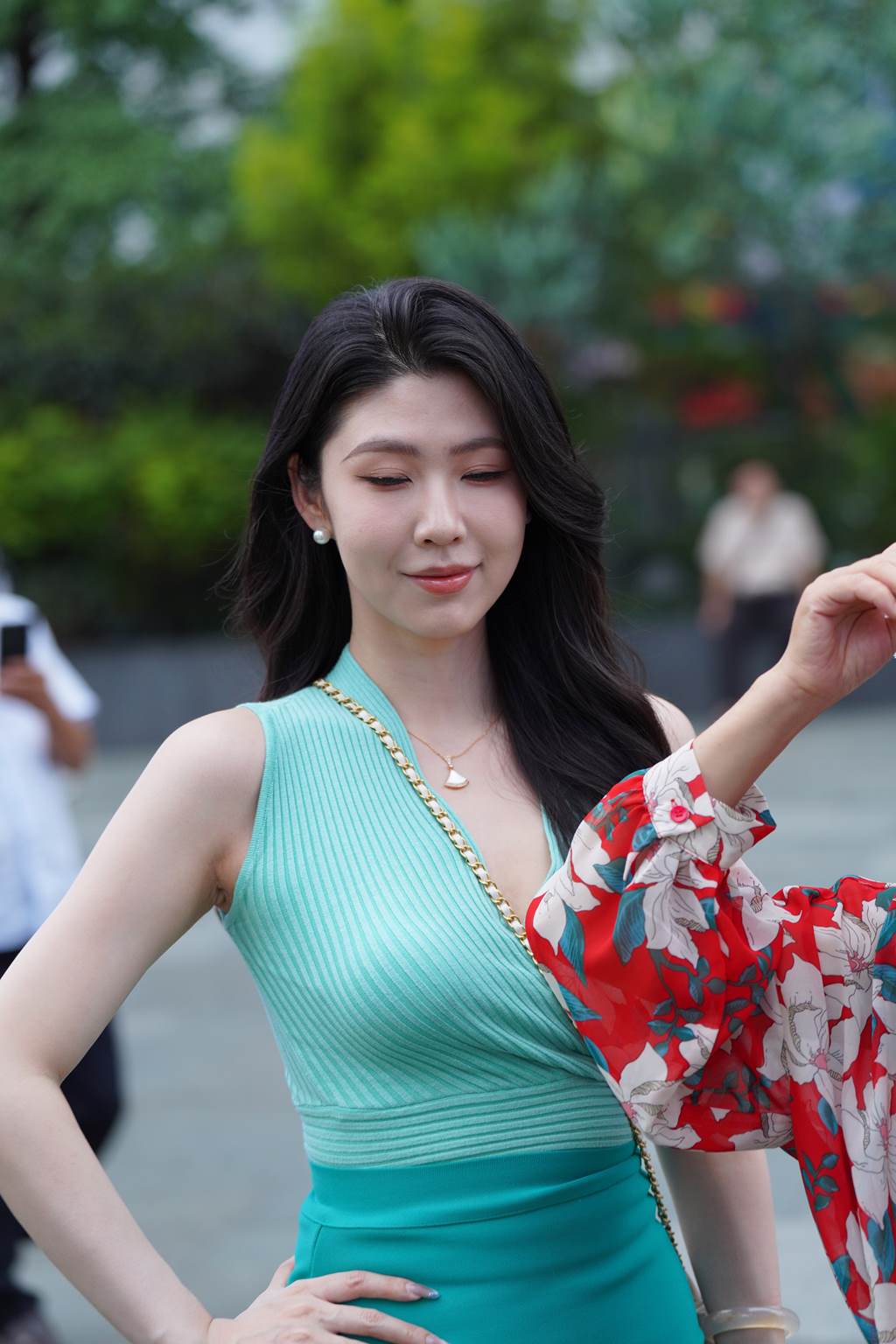 精选街拍作品 NO.6143 绿色针织裙[145P/577MB]