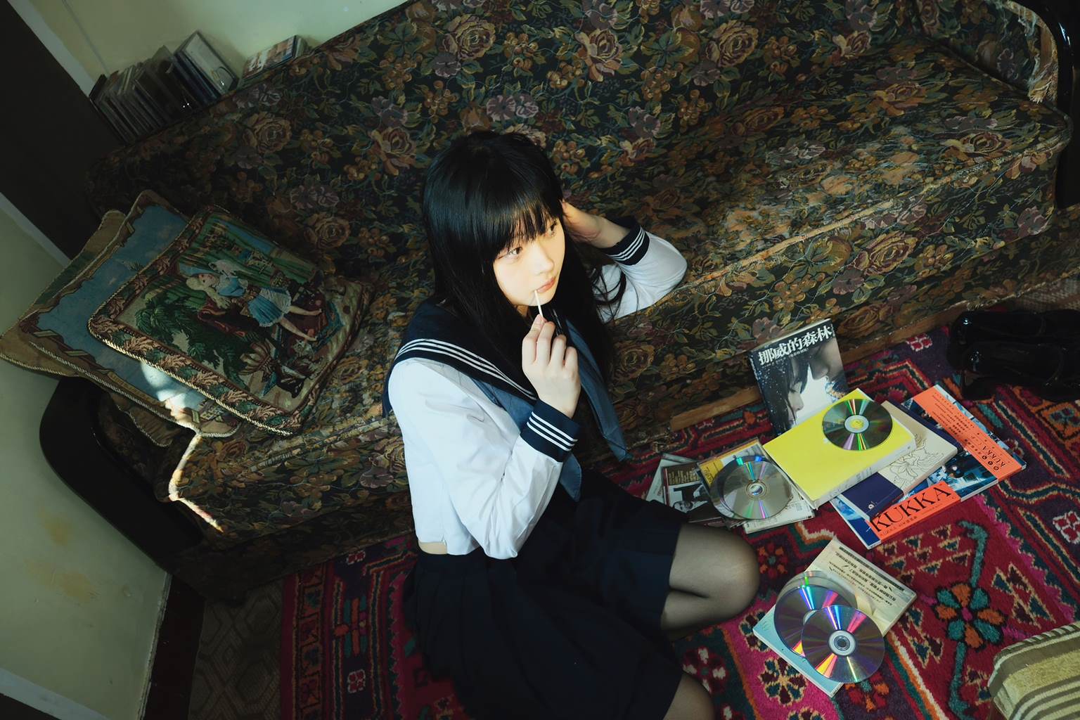 白莉爱吃巧克力 - 原理猪 闺房JK[19P/732MB]