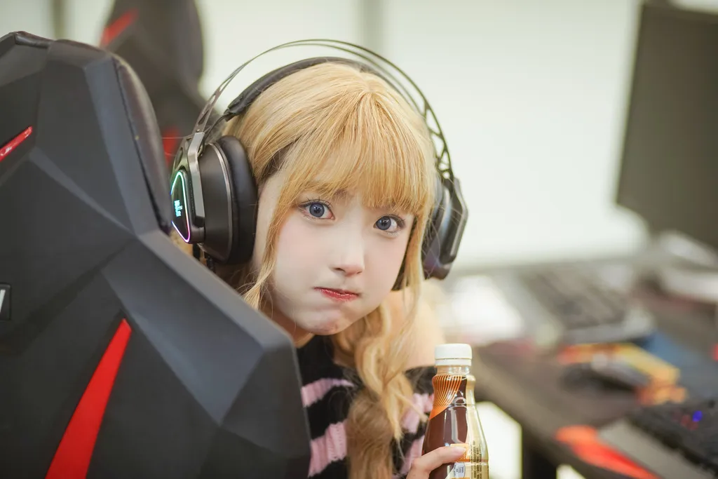 [YITUYU艺图语]2022.11.10 电竞少女 -炸鸡冰可乐-[22+1P/235MB]