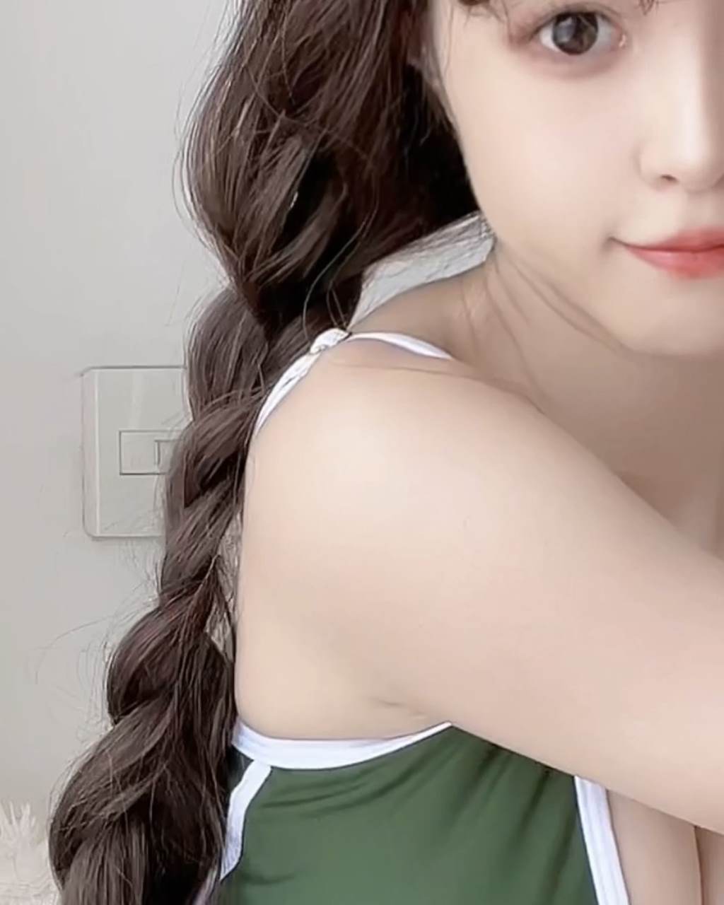 晕崽 - 绿[50P/1V/405MB]