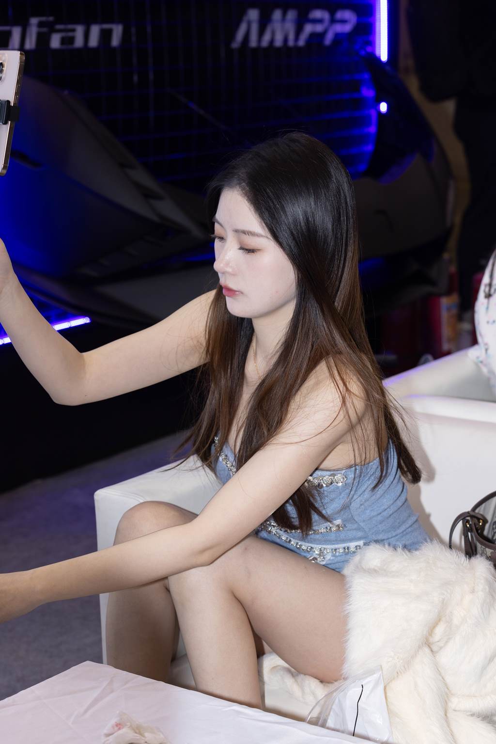 精选街拍作品 NO.6083 精致亮片裙[114P/351MB]