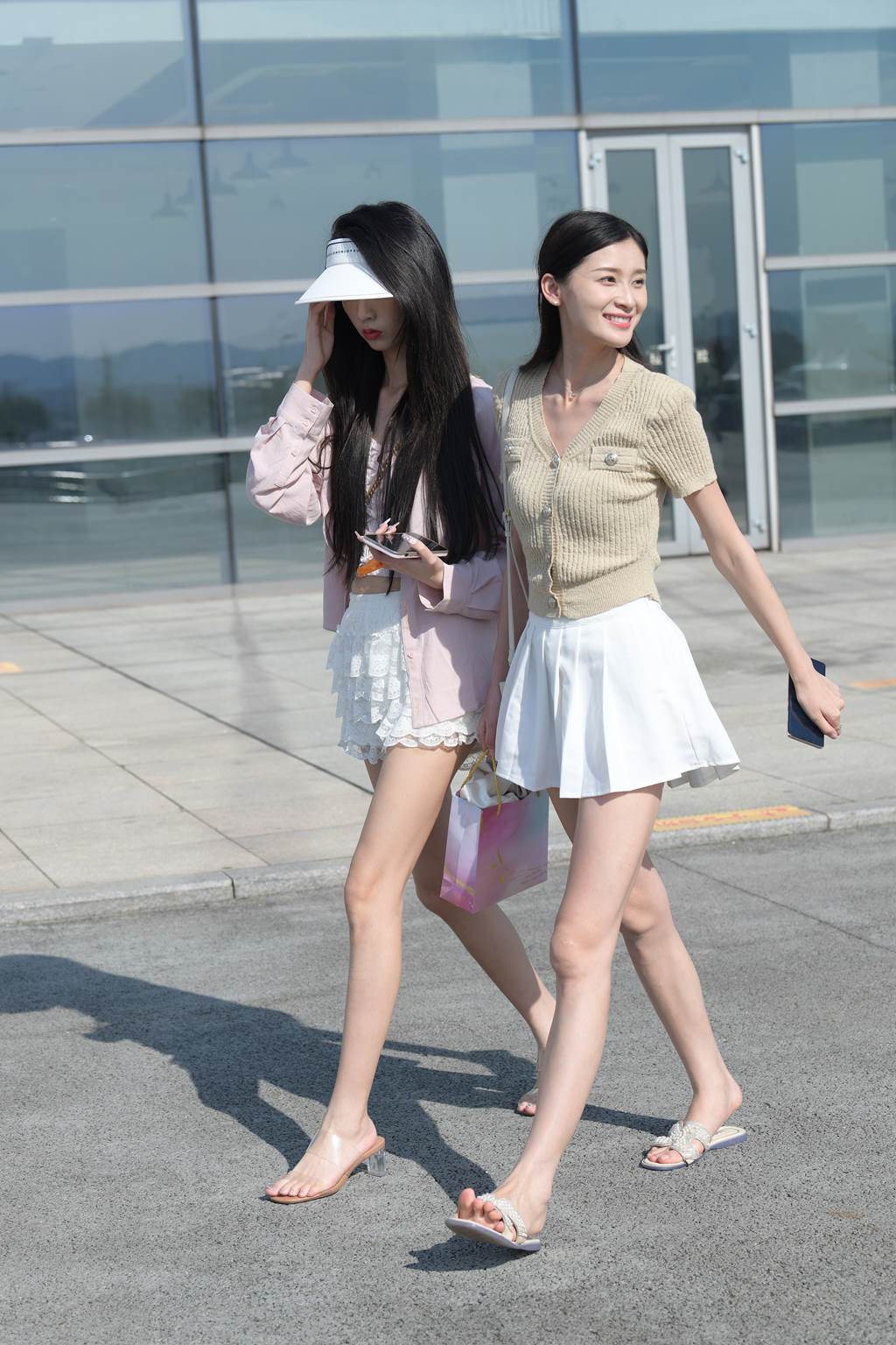 精选街拍作品 NO.6054 青春靓丽姐妹花[88P/244MB]