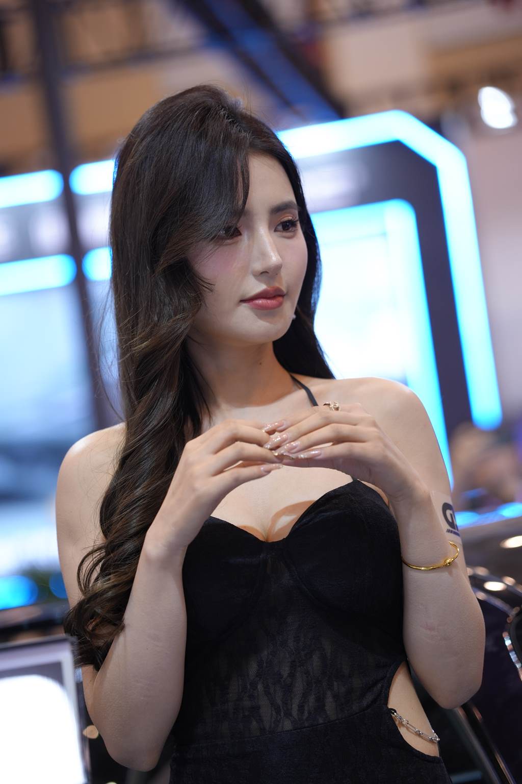 精选街拍作品 NO.6100 甜美鹿鹿鹿[66P/99MB]