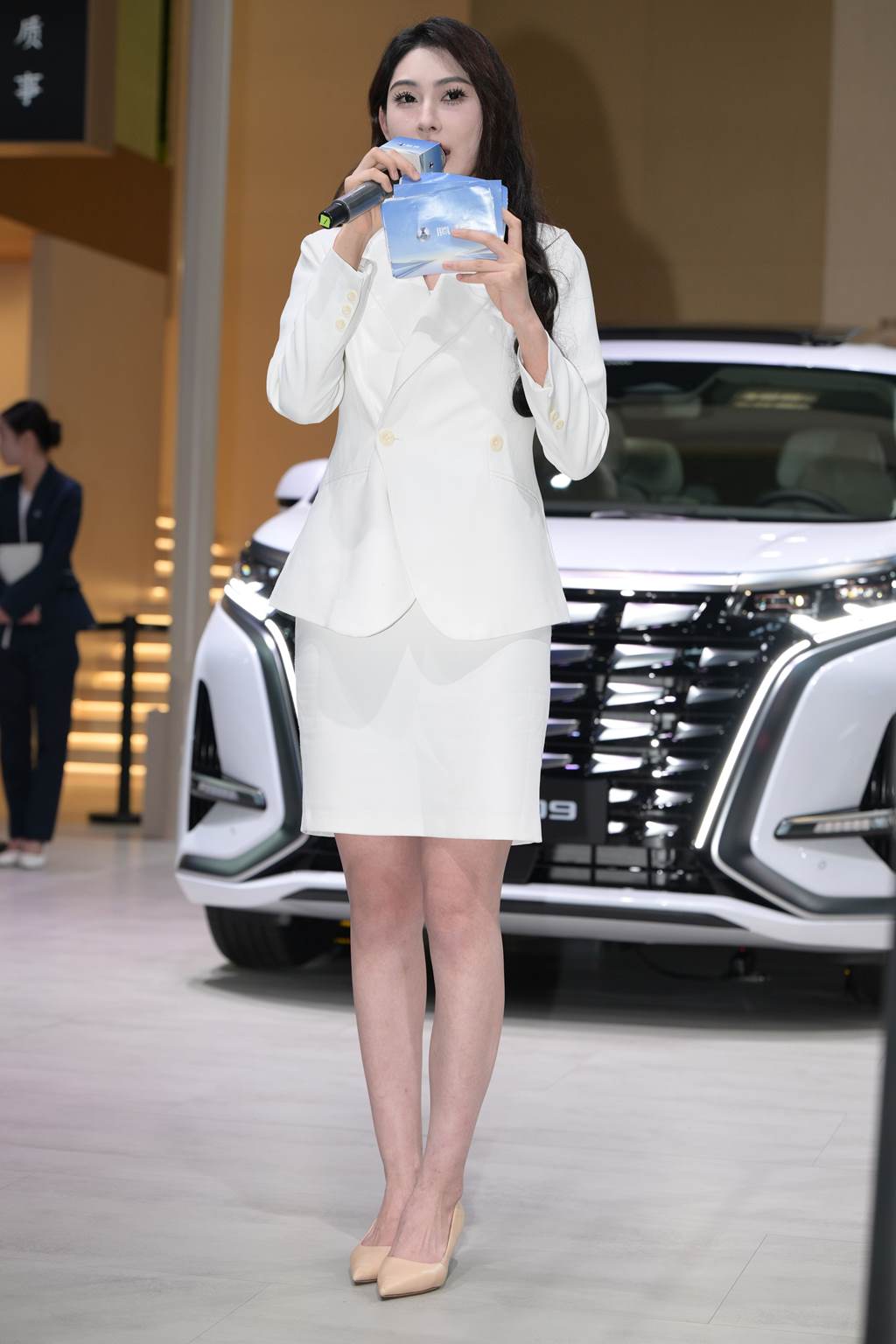 精选街拍作品 NO.6089 白色西装裙[42P/83MB]