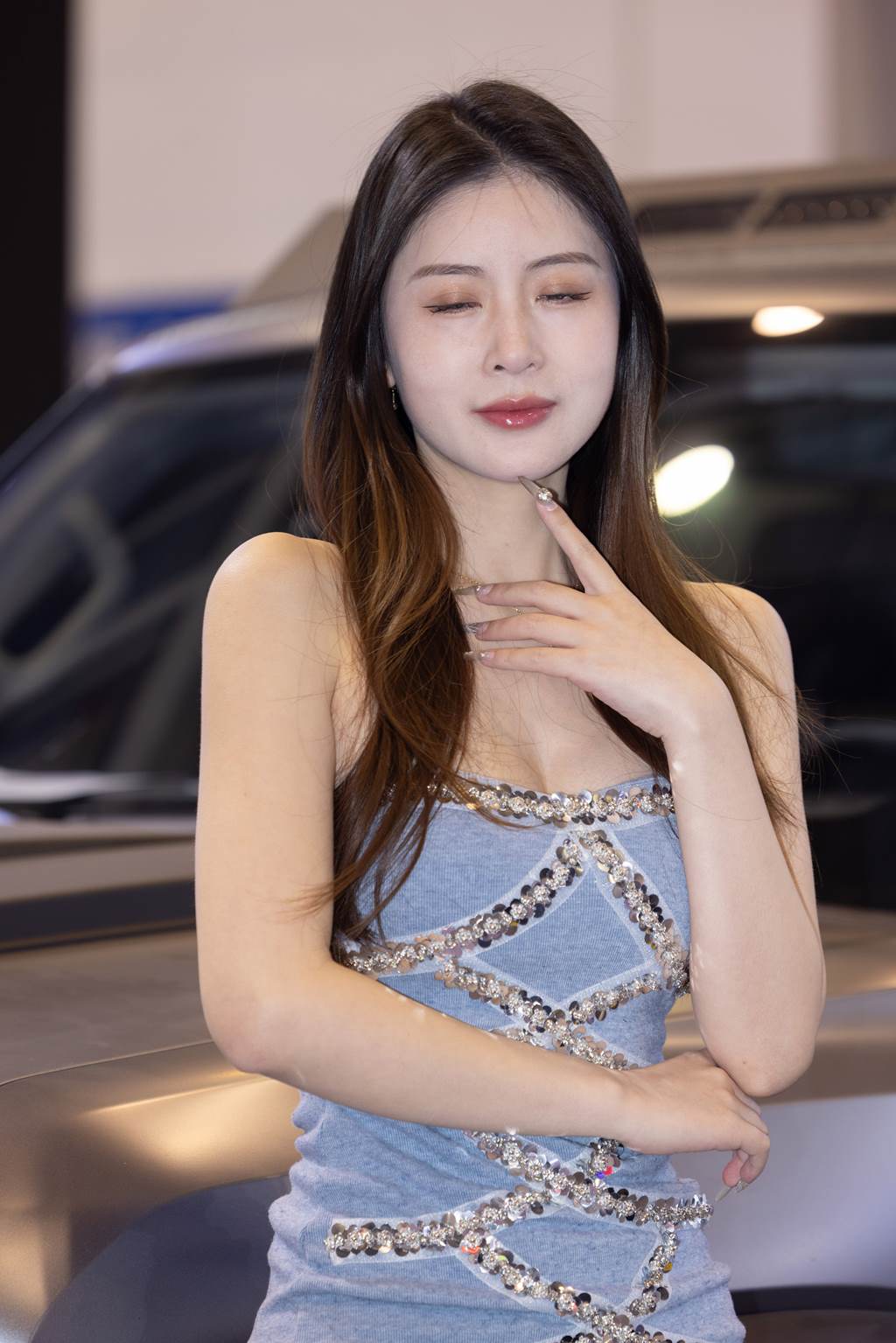 精选街拍作品 NO.6083 精致亮片裙[114P/351MB]