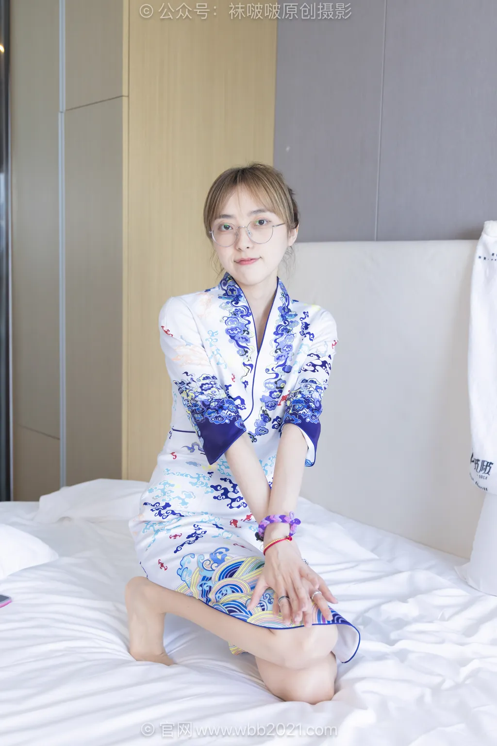 [BoBoSocks袜啵啵]NO.604 稚予-皮鞋、薄肉丝、空姐旗袍制服[145P/1V/5.83GB]