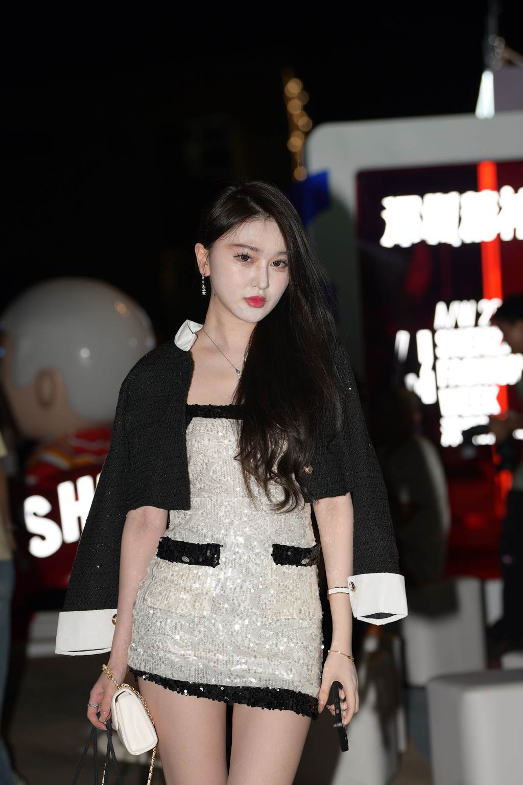 精选街拍作品 NO.6090 小香风黑白搭配[173P/579MB]