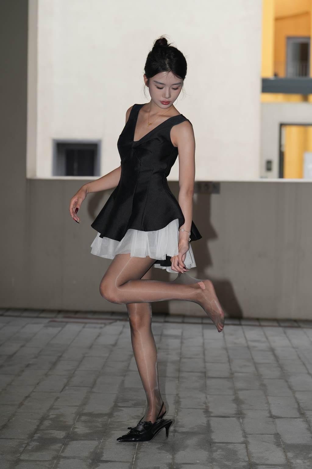 精选街拍作品 NO.6064 黑白搭配清新甜美[260P/723MB]